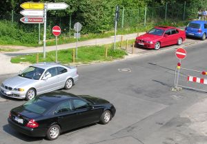 Und wieder einer will in die gesperrte Stra&szlig;e