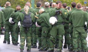 Holz-Kn&uuml;ppelgarde der Polizei in Potsdam