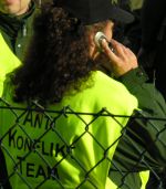 Anti-Konflikt-Team bei Telefonieren