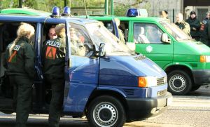 Polizeieinsatz bei Demo am Kiwitt in Potsdam
