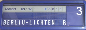 051117-Sfh-ZZFA-Blo Zugzielfalschanzeiger in Berlin Schönefeld auf dem Bahnsteig