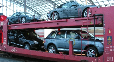 Porsche als Pr&auml;sentation in Berlin Hauptbahnhof