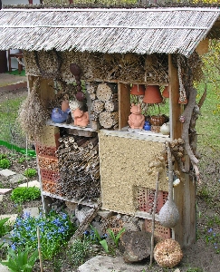 Insektenhotel in Kleingartenanlage