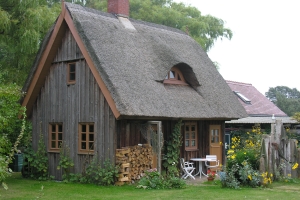 sch�ner Schuppen  (G&auml;stehaus?)