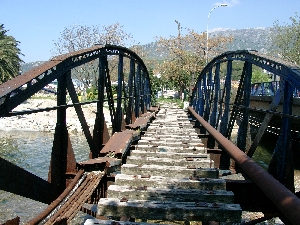 Alte Eisenbahnbr&uuml;cke in Montenegro