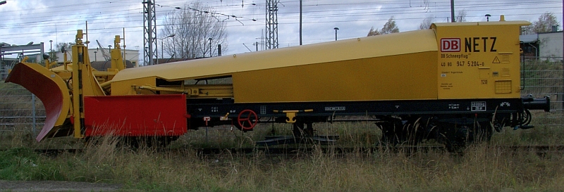 Schneepflug DB Netz 9475204-0 in Angermünde 2002