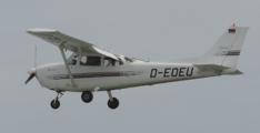 D-EOEULandeanflug auf dm D&uuml;nenflughafen Helgoland